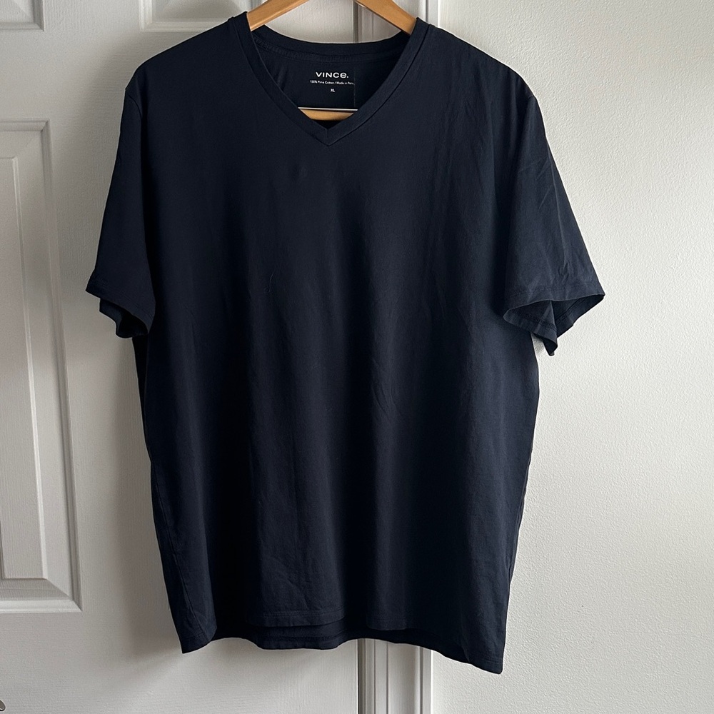 Vince Contemporary Men's Navy Blue V-Neck Short Sleeve Tee. *like new condition*